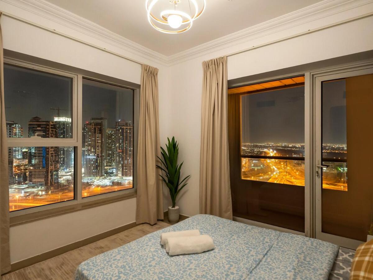 Luxury High Floor In Marina Rooftop Pool Apartment